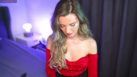 Snapshot of misswiney chatting on 12, 11, 2025 Winey online show from 12, 11, 2025