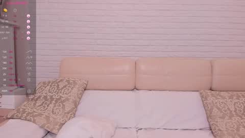 Snapshot of missxcaprice chatting on 25, 10, 2025 missxcaprice online show from 25, 10, 2025