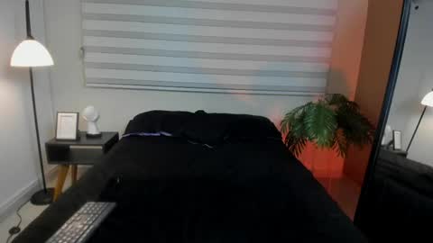 Snapshot of missy_davis chatting on 21, 4, 2026 Miss online show from 21, 4, 2026