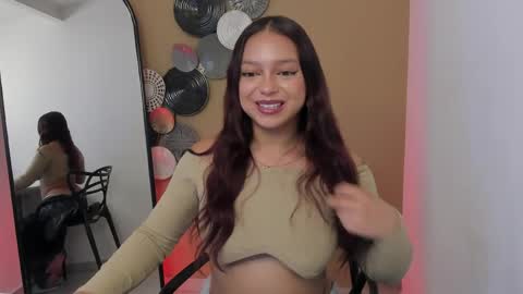 Snapshot of missy_davis chatting on 27, 5, 2026 Miss online show from 27, 5, 2026