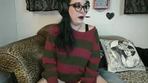 Snapshot of missy_dee chatting on 19, 2, 2026 Missy Dee online show from 19, 2, 2026