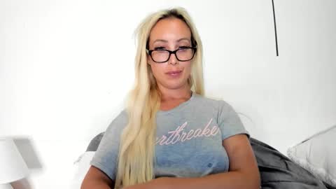 Snapshot of missy_matrix chatting on 22, 4, 2026 Missy matrix online show from 22, 4, 2026