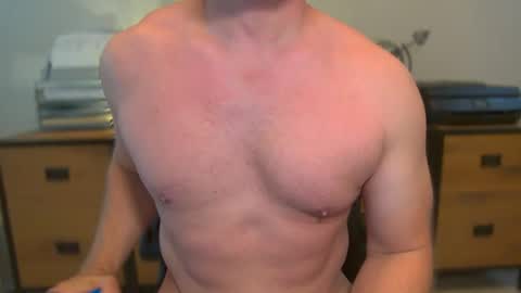 Snapshot of mister_dilf chatting on 18, 6, 2026 MISTER DILF online show from 18, 6, 2026