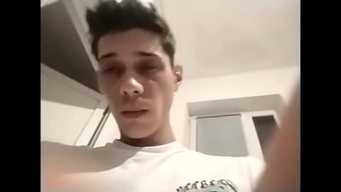 MisteriosoXragazzoX online show from 9, 10, 2025