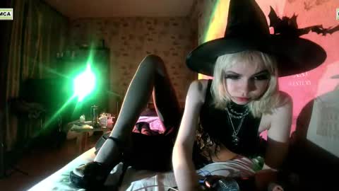 Snapshot of mistr_daria_femdom chatting on 21, 10, 2025 mistr_daria_femdom online show from 21, 10, 2025