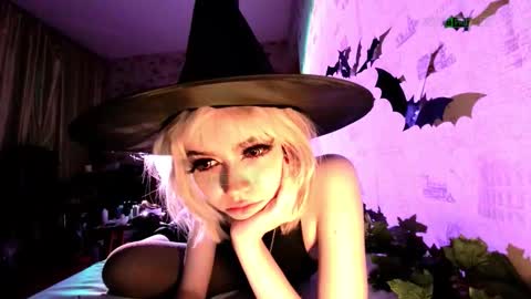 Snapshot of mistr_daria_femdom chatting on 28, 10, 2025 mistr_daria_femdom online show from 28, 10, 2025