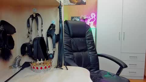 Mistress Kristi online show from 5, 11, 2025