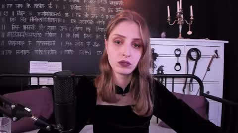 Snapshot of mistress_marlene chatting on 25, 1, 2025 Mistress Marlene online show from 25, 1, 2025