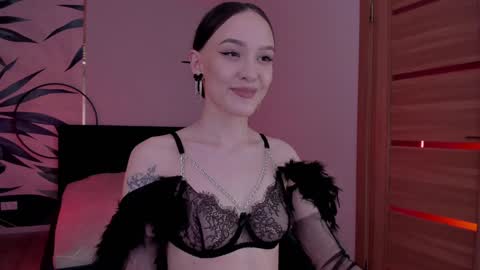 Snapshot of mistress_mialibra chatting on 5, 12, 2024 Mistress Mia online show from 5, 12, 2024