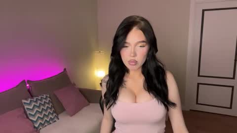 Snapshot of mistress_of_hearts chatting on 24, 11, 2025 Mia online show from 24, 11, 2025