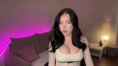 Snapshot of mistress_of_hearts chatting on 30, 11, 2025 Mia online show from 30, 11, 2025