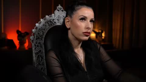Snapshot of mistresskellykent chatting on 2, 8, 2026 Mistress Kelly online show from 2, 8, 2026