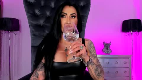 Snapshot of mistresskennya chatting on 13, 5, 2026 mistresskennya online show from 13, 5, 2026