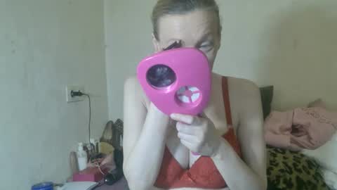 Snapshot of mistressmilly32 chatting on 19, 4, 2026 mistressmilly32 online show from 19, 4, 2026