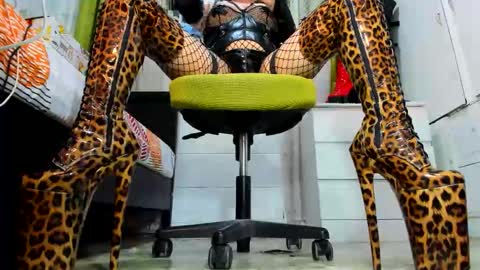 Tiffany online show from 22, 12, 2025