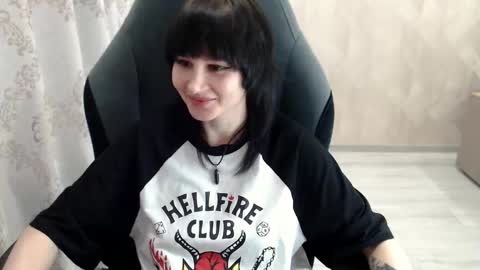 Snapshot of misty_dark chatting on 22, 10, 2025 misty_dark online show from 22, 10, 2025