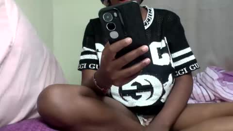 misty_shee online show from 3, 12, 2025