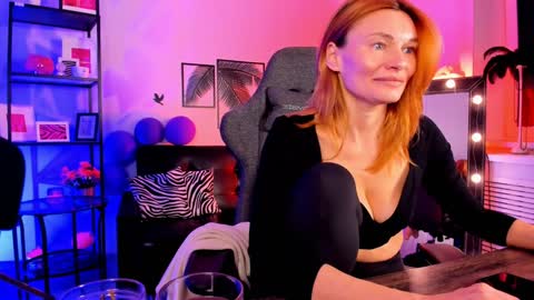 Snapshot of mistybarnes chatting on 5, 1, 2025 MistyBarnes NONUDE MODEL online show from 5, 1, 2025