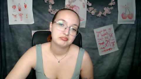 Snapshot of mistyrosee chatting on 15, 6, 2026 Aria online show from 15, 6, 2026