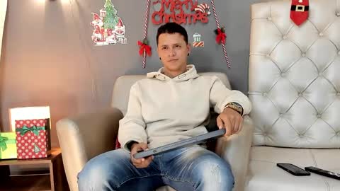 Snapshot of mitchellburns chatting on 15, 12, 2024 mitchell online show from 15, 12, 2024