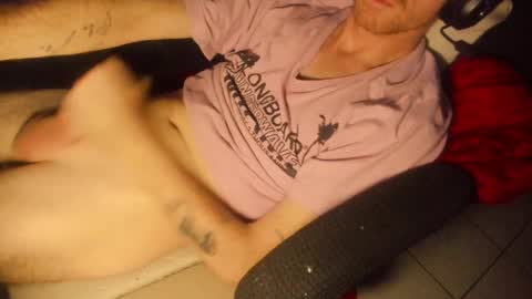 Snapshot of mitchelletbella chatting on 28, 10, 2025 MitchellBWC online show from 28, 10, 2025