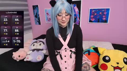Snapshot of miwaviolet chatting on 19, 9, 2025 Miwa Violet online show from 19, 9, 2025