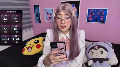 Snapshot of miwaviolet chatting on 22, 9, 2025 Miwa Violet online show from 22, 9, 2025