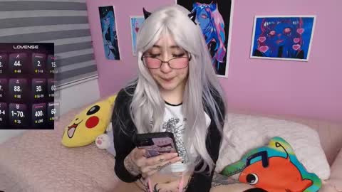 Snapshot of miwaviolet chatting on 29, 9, 2025 Miwa Violet online show from 29, 9, 2025