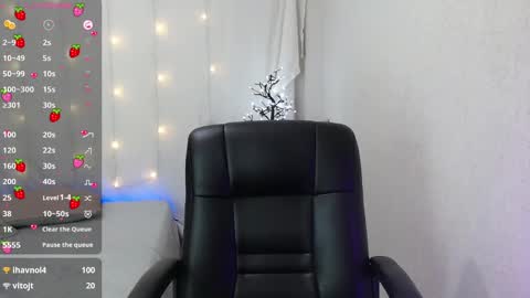 Snapshot of mixie_cute chatting on 20, 12, 2024 mixie_cute online show from 20, 12, 2024