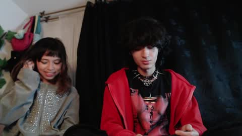 Naomi and Nekorii online show from 5, 4, 2026