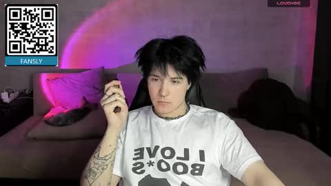 Snapshot of miya_meow_miku chatting on 3, 10, 2025 MeowMiku online show from 3, 10, 2025