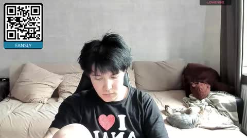 Snapshot of miya_meow_miku chatting on 4, 10, 2025 MeowMiku online show from 4, 10, 2025