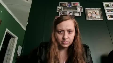 Snapshot of miztrezk chatting on 25, 11, 2025 miztrezk online show from 25, 11, 2025