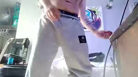 Snapshot of mjmckenz55 chatting on 29, 10, 2025 Daddy720 online show from 29, 10, 2025