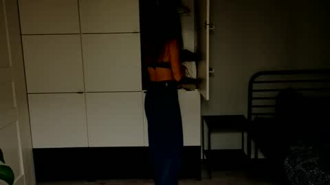 mmminnie online show from 17, 12, 2025