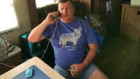 Snapshot of mmmthatsfunnn chatting on 8, 10, 2025 mmmthatsfunnn online show from 8, 10, 2025