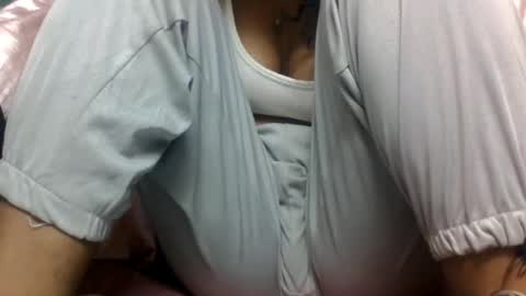 Snapshot of mmyriame chatting on 4, 8, 2026 mmyriame online show from 4, 8, 2026