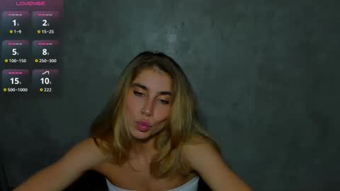 Snapshot of moanamo chatting on 10, 5, 2026 Princess Moana online show from 10, 5, 2026