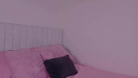 zoe ross online show from 6, 3, 2026