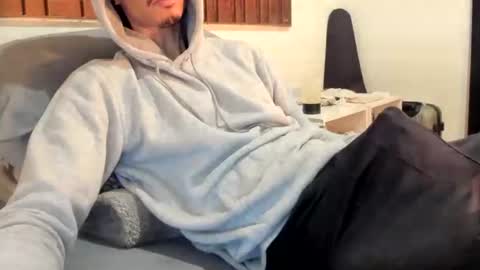 Snapshot of moderdelier chatting on 25, 6, 2026 DigBreed online show from 25, 6, 2026