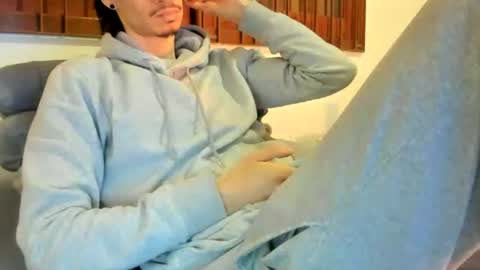 Snapshot of moderdelier chatting on 3, 7, 2026 DigBreed online show from 3, 7, 2026