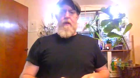 Snapshot of moeblick chatting on 4, 12, 2025 moeblick online show from 4, 12, 2025