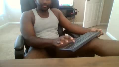 Snapshot of moed1987 chatting on 25, 7, 2026 Carluv99 online show from 25, 7, 2026