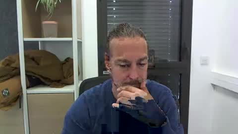 Snapshot of moi9876543210 chatting on 9, 12, 2024 Julien online show from 9, 12, 2024