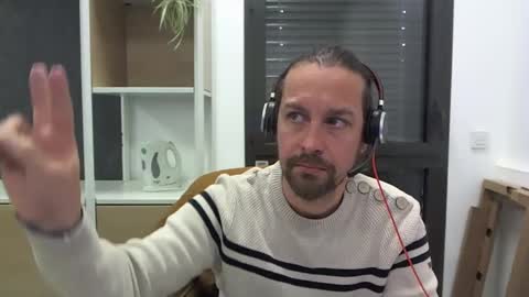 Snapshot of moi9876543210 chatting on 31, 1, 2025 Julien online show from 31, 1, 2025