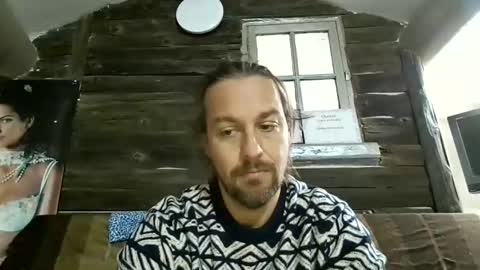 Snapshot of moi9876543210 chatting on 7, 11, 2025 Julien online show from 7, 11, 2025