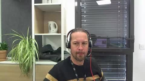 Snapshot of moi9876543210 chatting on 12, 3, 2026 Julien online show from 12, 3, 2026