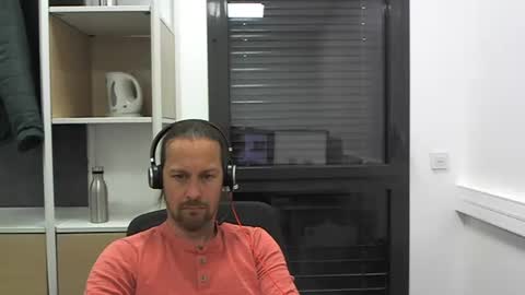 Snapshot of moi9876543210 chatting on 4, 5, 2026 Julien online show from 4, 5, 2026