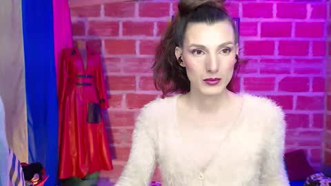Snapshot of moira_hot chatting on 6, 10, 2025 moira_hot online show from 6, 10, 2025