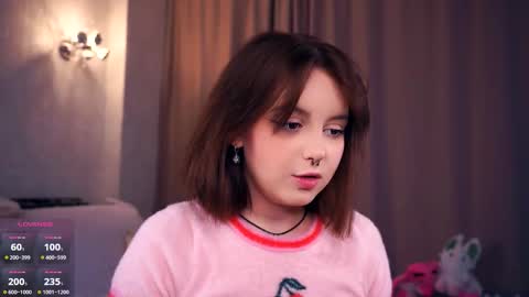 Snapshot of moiregathright chatting on 5, 10, 2025 My name is Eda online show from 5, 10, 2025